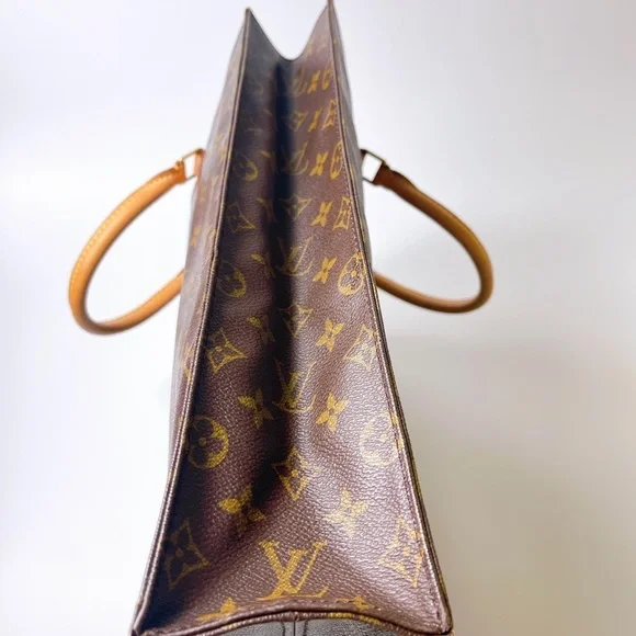 Beautiful and modern Authentic LOUIS VUITTON monogram Sac Plat tote bag - Picture 8 of 8